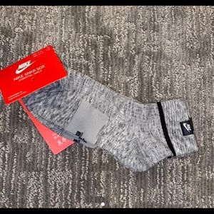 NWT Nike socks size 8-12